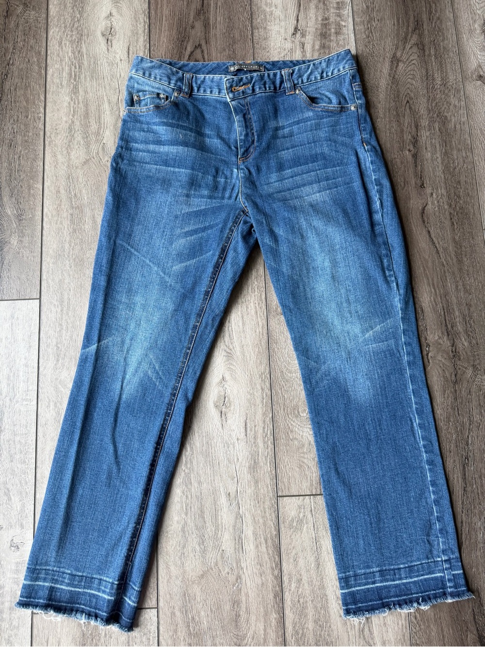Elliott Lauren- Distressed Straight Leg Fringe Hem Cropped Jeans